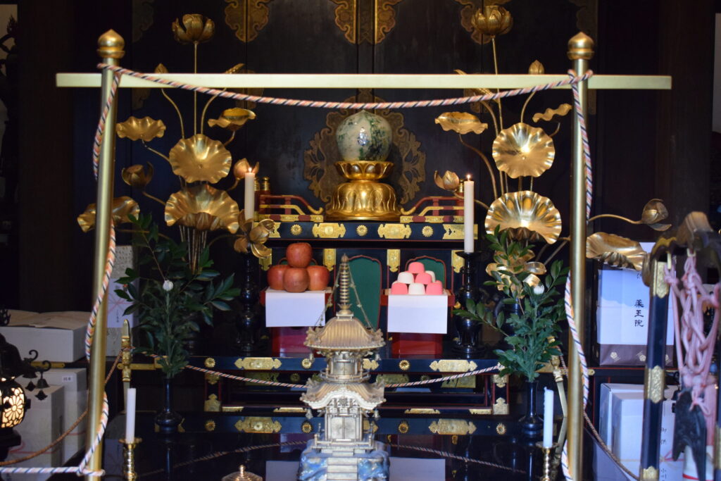 青蓮院門跡　お前立ち像