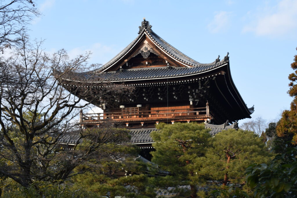 知恩院　友禅苑から見た三門